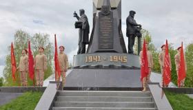 Конкурсный проект Дзержинска: стела из камня как символ трудовой доблести