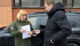 Карельский Росреестр передал машину для бойцов спецоперации